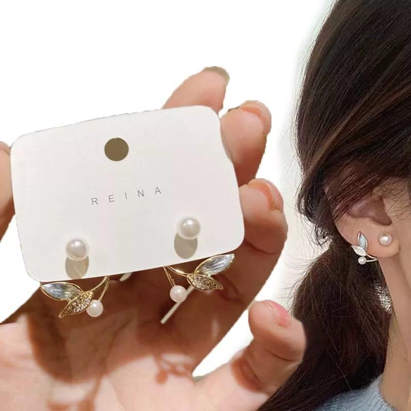 Pearl Petal Glow Earrings