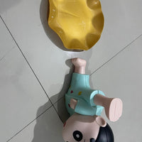Shinchan Tray Holder