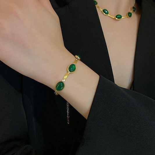Timeless Jade Necklace With Bracelet