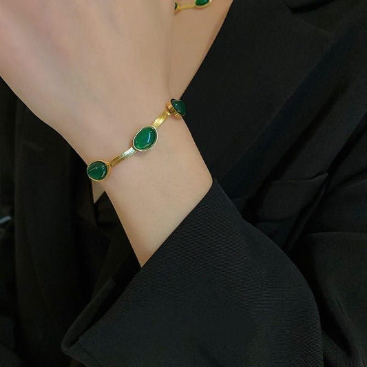 Timeless Jade Necklace With Bracelet